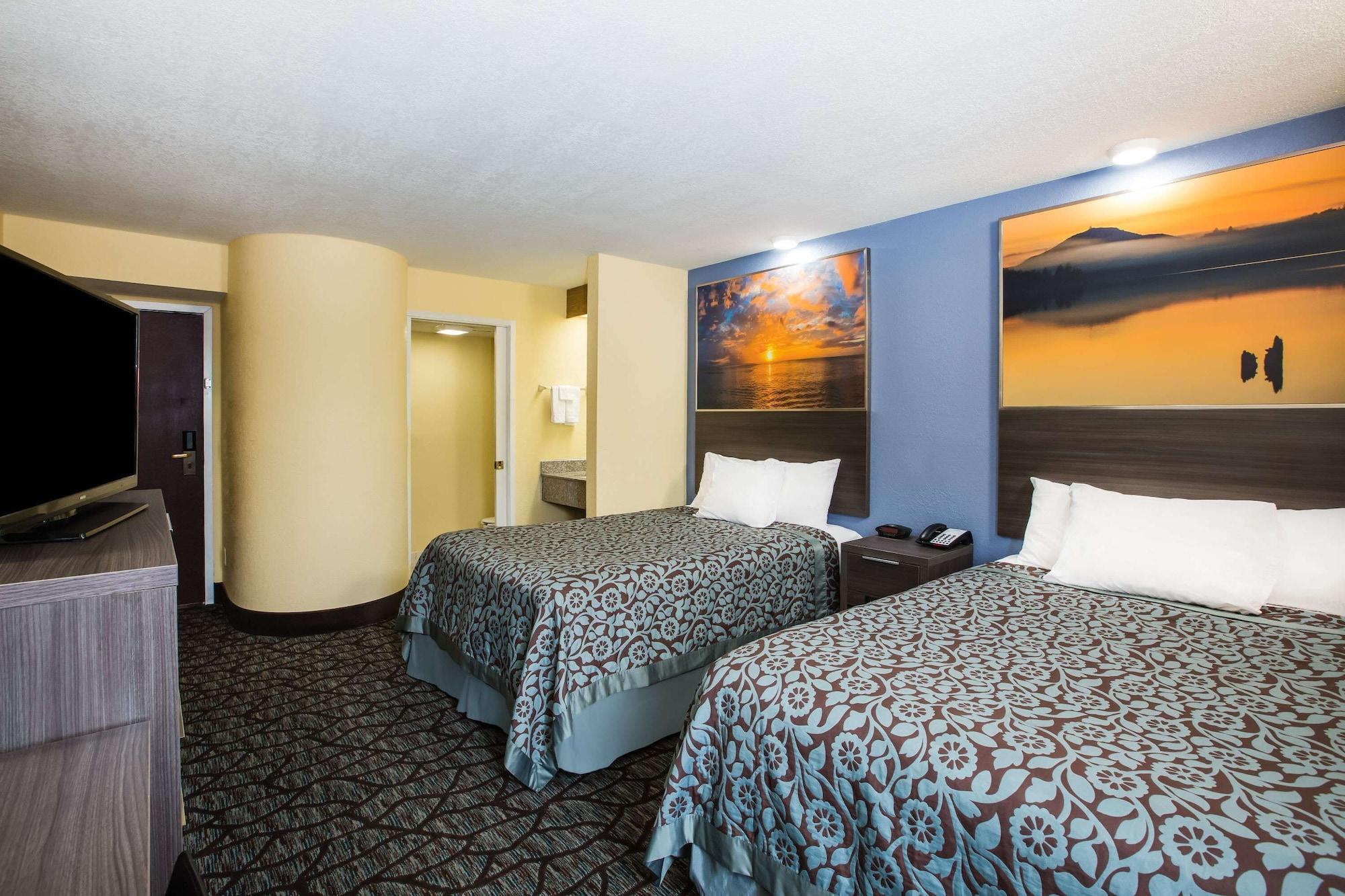 Days Inn By Wyndham Blue Springs Dış mekan fotoğraf