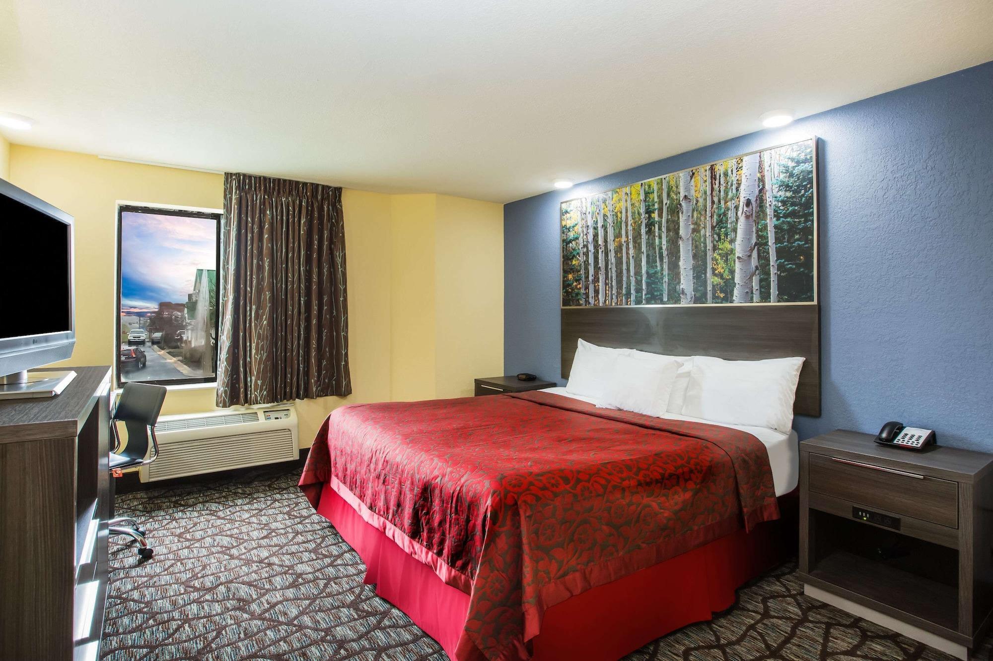 Days Inn By Wyndham Blue Springs Dış mekan fotoğraf
