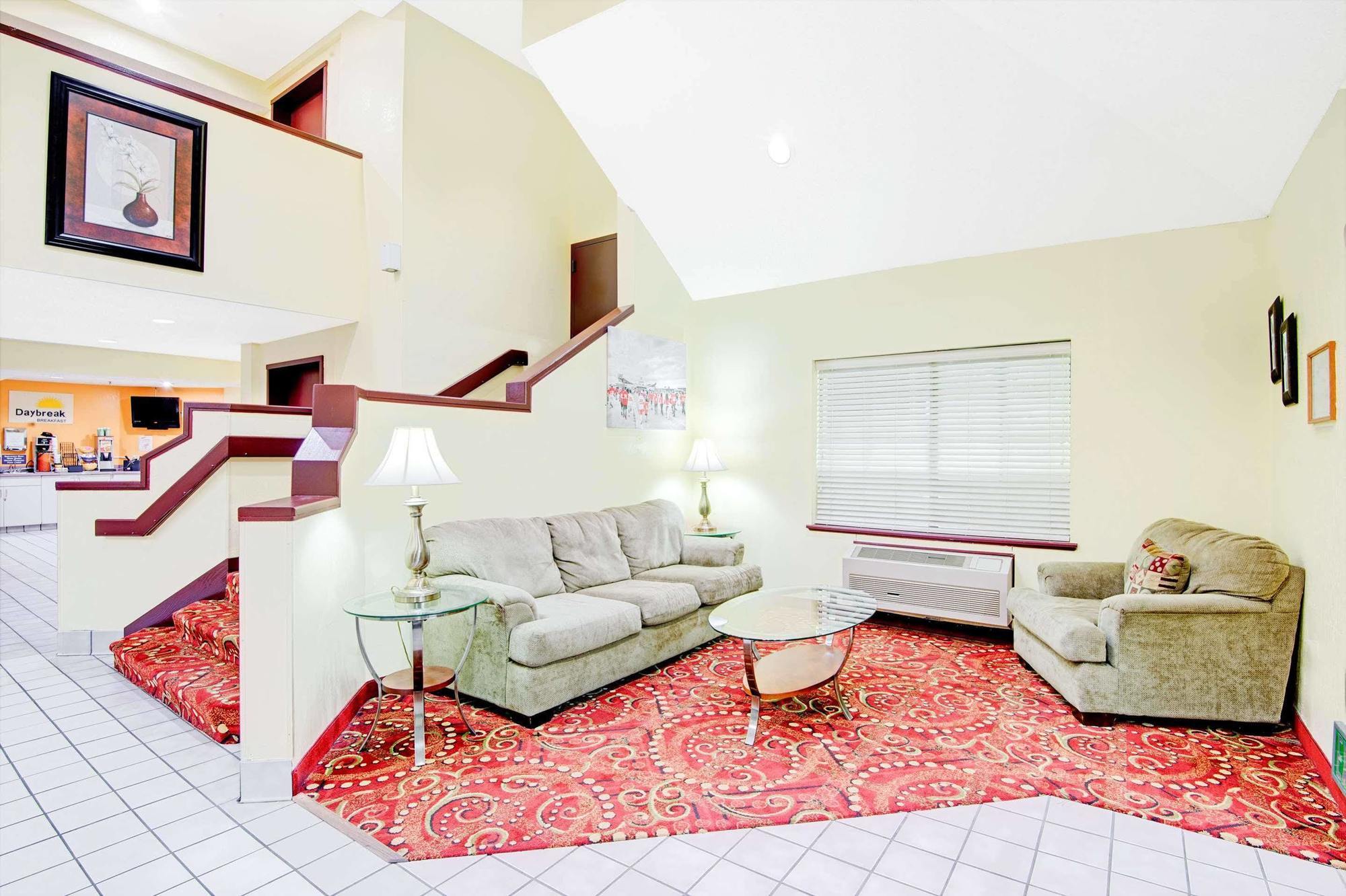 Days Inn By Wyndham Blue Springs Dış mekan fotoğraf